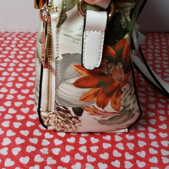 Isabelle Crossbody Bag NWT - Picture 4 of 9